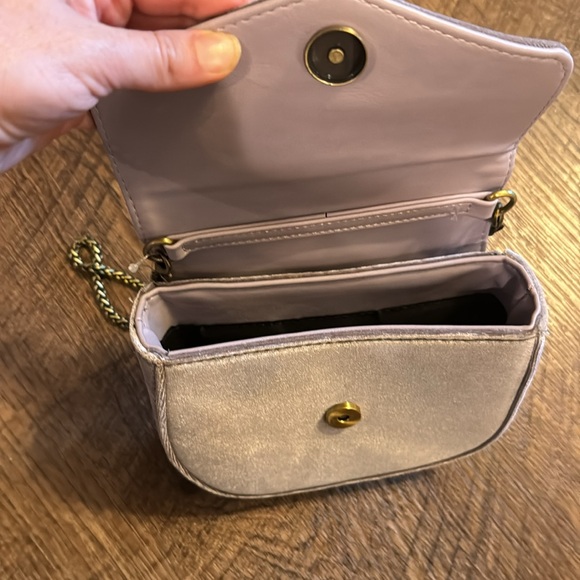 Anthropology Mauve Velvet Crossbody with Circle Faux Tortoise Handle - Picture 5 of 6